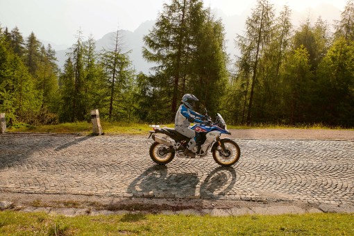 2019-BMW-F850GS-Adventure-09