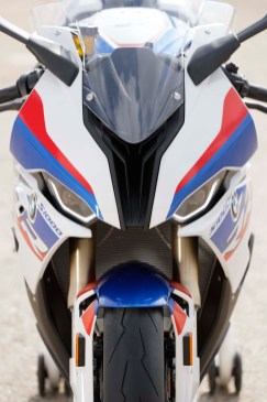 2019-BMW-S1000RR-73