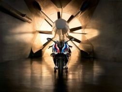 2021-BMW-M1000RR-superbike-26