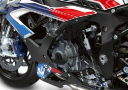 2021-BMW-M1000RR-superbike-46