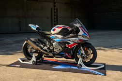 2021-BMW-M1000RR-superbike-57