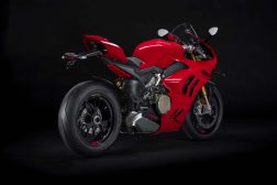 2022-Ducati-Panigale-V4-S-60