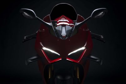 2022-Ducati-Panigale-V4-S-63