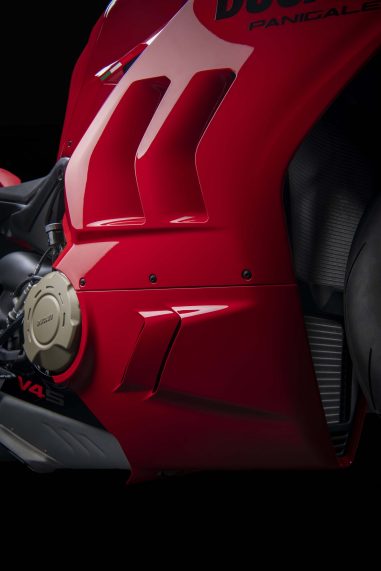 2022-Ducati-Panigale-V4-S-65