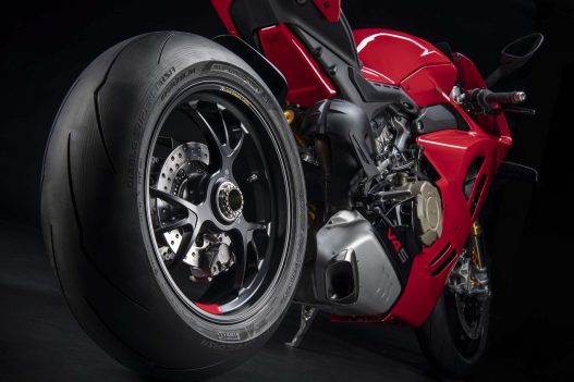 2022-Ducati-Panigale-V4-S-77