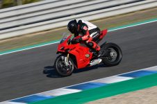 2022-Ducati-Panigale-V4-S-Jerez-Jensen-06