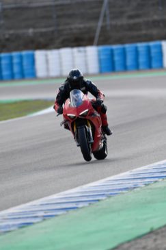 2022-Ducati-Panigale-V4-S-Jerez-Jensen-15