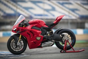 2022-Ducati-Panigale-V4-S-Jerez-press-launch-26