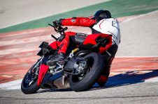 2022-Ducati-Streetfighter-V2-press-launch-01