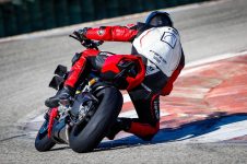 2022-Ducati-Streetfighter-V2-press-launch-02