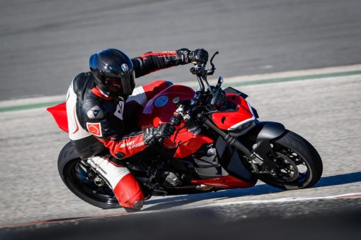 2022-Ducati-Streetfighter-V2-press-launch-12