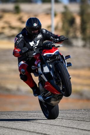 2022-Ducati-Streetfighter-V2-press-launch-14