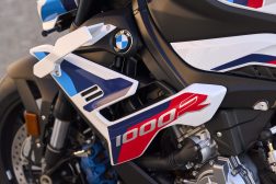 2023-BMW-M1000R-06