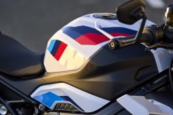 2023-BMW-M1000R-08