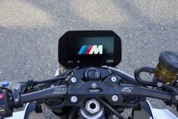 2023-BMW-M1000R-11