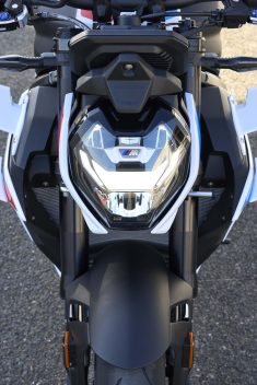 2023-BMW-M1000R-13