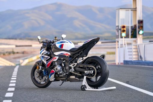 2023-BMW-M1000R-47