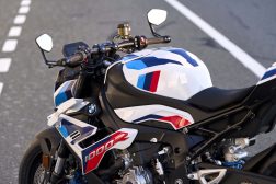 2023-BMW-M1000R-48