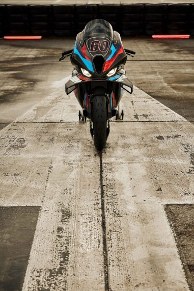 2023-BMW-M1000RR-29