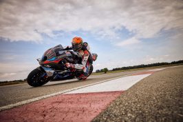 2023-BMW-M1000RR-31