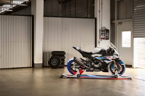 2023-BMW-S1000RR-18