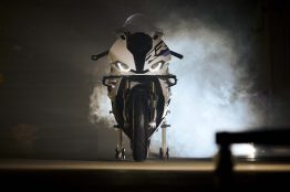 2023-BMW-S1000RR-19