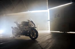 2023-BMW-S1000RR-20