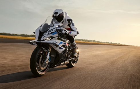 2023-BMW-S1000RR-26