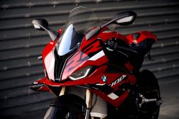 2023-BMW-S1000RR-43