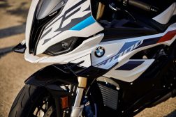 2023-BMW-S1000RR-46