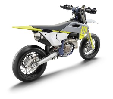 2023-Husqvarna-FS-450-supermoto-05