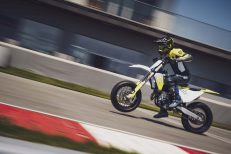 2023-Husqvarna-FS-450-supermoto-07