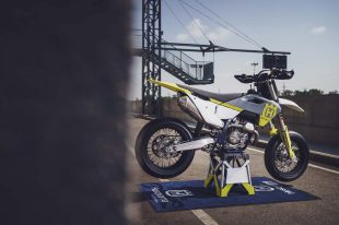 2023-Husqvarna-FS-450-supermoto-123