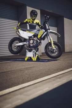 2023-Husqvarna-FS-450-supermoto-130