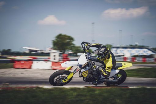 2023-Husqvarna-FS-450-supermoto-15