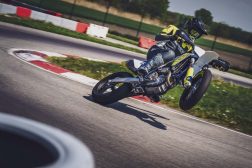 2023-Husqvarna-FS-450-supermoto-17