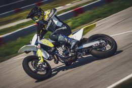 2023-Husqvarna-FS-450-supermoto-22