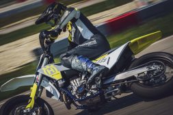 2023-Husqvarna-FS-450-supermoto-23