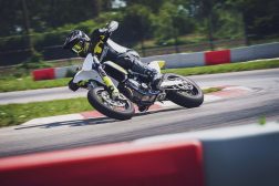 2023-Husqvarna-FS-450-supermoto-31