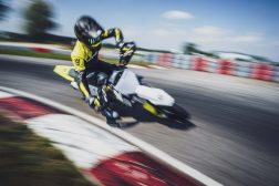 2023-Husqvarna-FS-450-supermoto-36