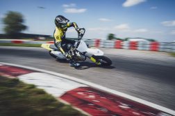 2023-Husqvarna-FS-450-supermoto-38