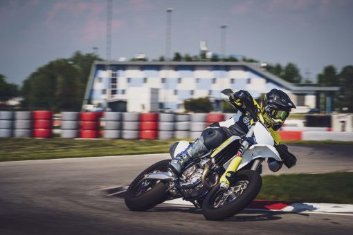 2023-Husqvarna-FS-450-supermoto-40