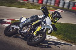 2023-Husqvarna-FS-450-supermoto-42