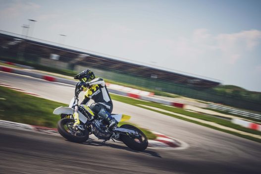 2023-Husqvarna-FS-450-supermoto-48