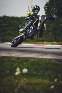 2023-Husqvarna-FS-450-supermoto-68