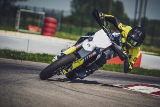 2023-Husqvarna-FS-450-supermoto-71