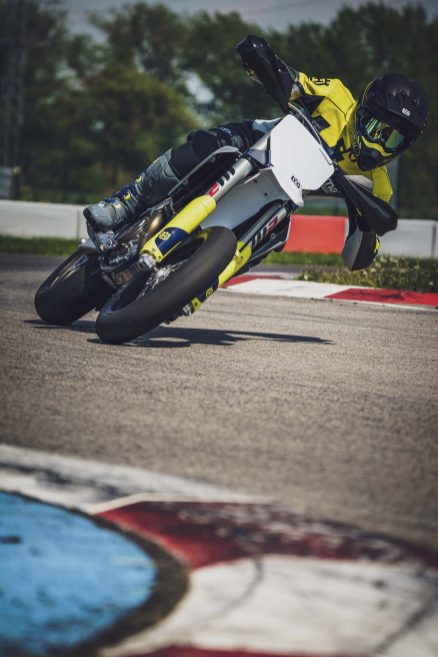 2023-Husqvarna-FS-450-supermoto-72