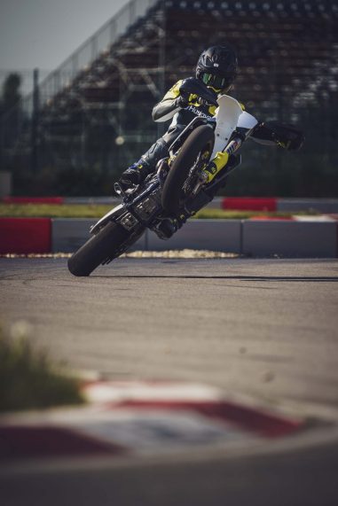 2023-Husqvarna-FS-450-supermoto-78