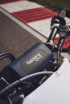 2023-Husqvarna-FS-450-supermoto-89