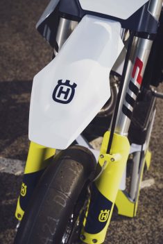 2023-Husqvarna-FS-450-supermoto-94